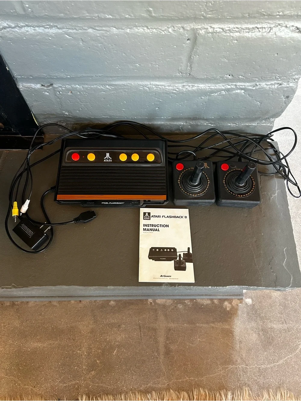 Flashback Classic Console – Black with Orange Buttons